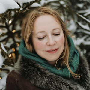 Ни с кем не осталась