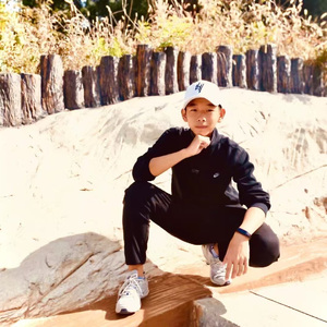 小孩（prod.IOF x hurfgerrnvibes）