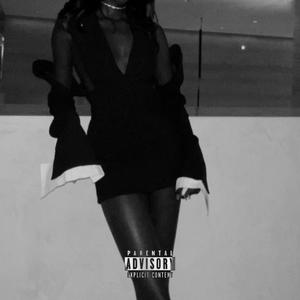 MiniskirtLeathercoat<3