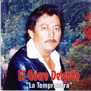 Besando La Cruz