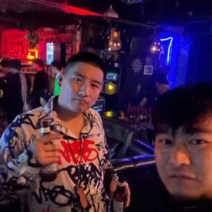 有事吗，我和杨策在一起