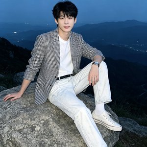 我知世界如露水般短暂