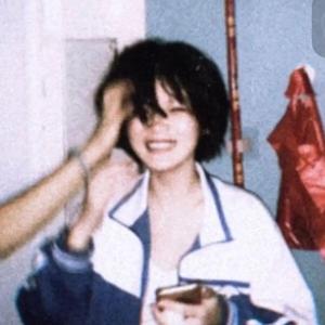 它是一座连月亮也厌恶的孤坟