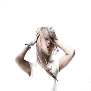 skin2skin (feat. Naota)