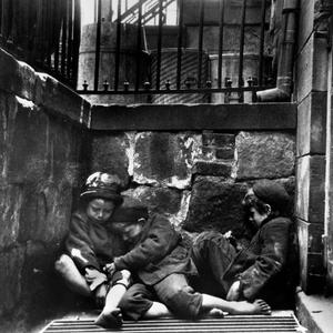 BAMBINI IN STRADA