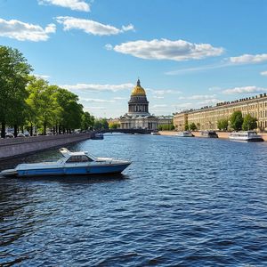Июнь заметен будь