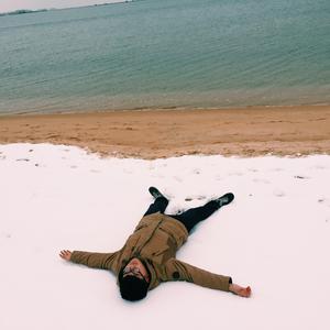 明天一起去海边吃烧烤