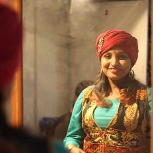 Amar Ghor Khanay Ke Biraj Kore