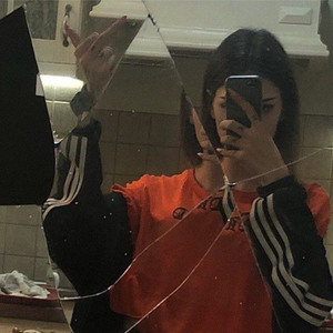 Can't keep myself from breaking into pieces