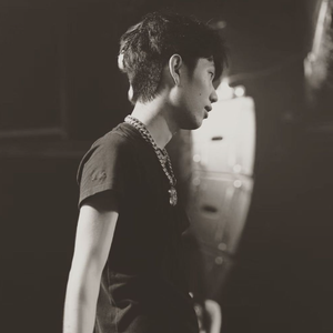 *Free*"中专"吉他旋律伴奏