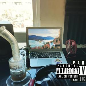 H E A D I N T H E C L O U D S