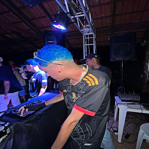 MTG - CA BCT ELA NÃO BATE , CA BCT ELA FAZ CARIN