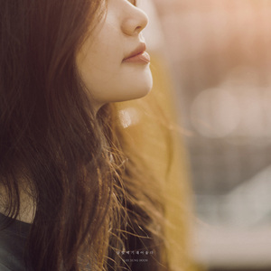 달빛에 기대어 울다