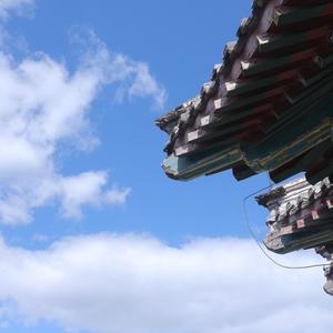 我喜欢你胜过削好的水果周末的零食延后的死线冰镇西瓜正中间的那一口肆无忌惮的赖床和空调房里盖棉被的感觉