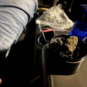 Showed out (feat. 1ilauto)