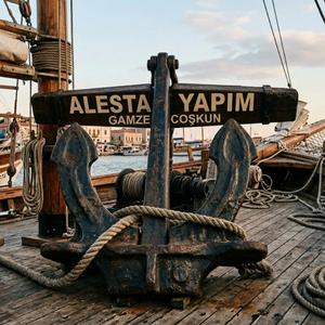 Hovardamısın be güzelim, bu gönül kapısında durmaz mısın? (feat. gamze coşkun)