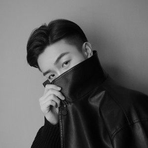 这小哥饭量不小啊,别问我怎么知道的#何必再问 #现场 #小助手