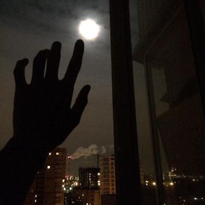 黑夜里的一点亮光