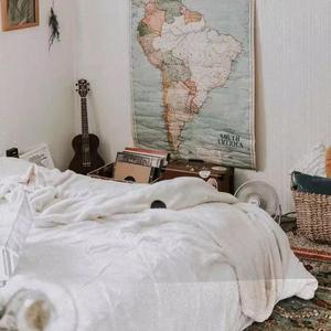 下着雷雨的夜晚