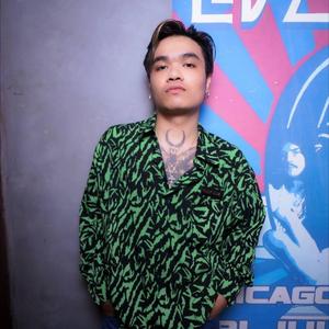 នឹកអូនពេលភ្លៀងធ្លាក់ (Live)