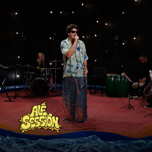 Medley - Deixa Florecer / Como É Que Pode / Carin (Ao vivo)