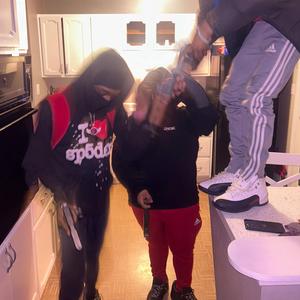 TAP HEADS (feat. 700 WOP)