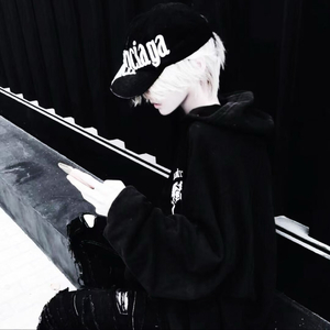 我还在等你 像等一场不来的雨
下完这场雨
王子明〈我还在等你的〉