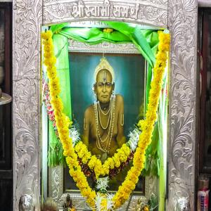 Bhiu Nakos Mi Tuzya Pathishi Ubha Aahe