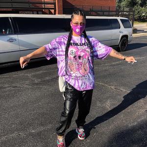 Queen Status (feat. Amira Wang)