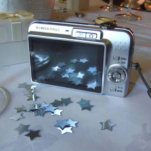 “当满束樱花全部退为绿叶 浪漫便藏起了花期”