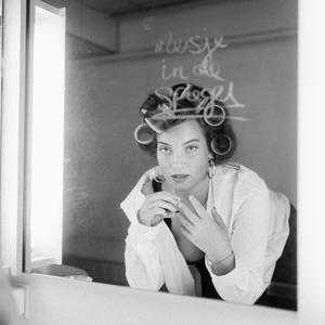 Meisje In De Spiegel