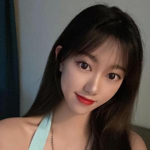 教堂的白鸽不会亲吻乌鸦