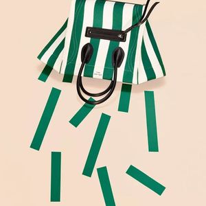 谁都只得那双手