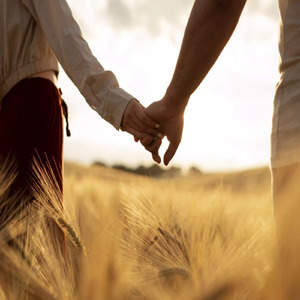 tidak seharusnya cinta melukai