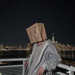 热铁皮屋顶的夏天