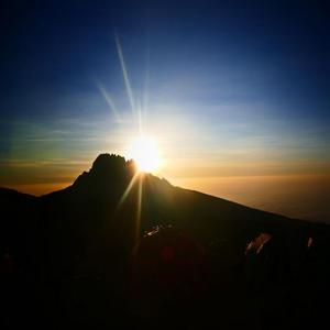 顶峰相见(正式版) 伴奏版