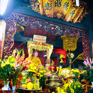 Hát văn Quan Hoàng Mười