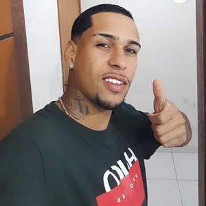 OLHA COMO ELAJOGA A BUNDA , MUITA FÉ NA MALUCA