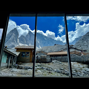 Meet (prod.by Morrow)