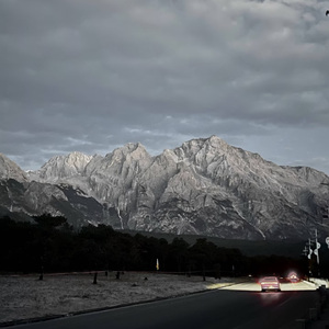 你是神明撒向人间的光