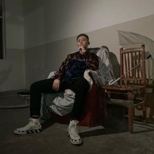 当爱到无法自拔的时候给自己yipeguai