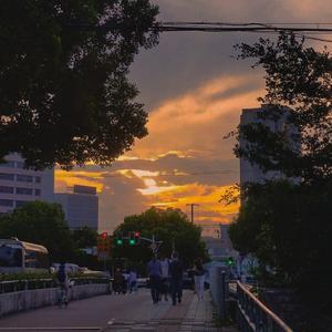 天青色等烟雨、