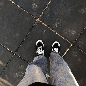 多想在平庸的生活拥抱你