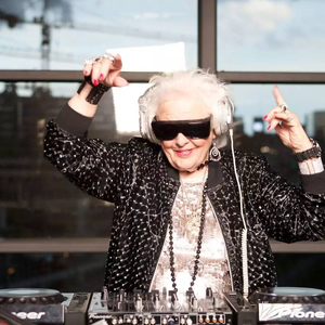 开场 拍手 改版Live The Night