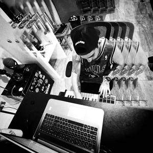 Suministros (feat. Dissfórico)
