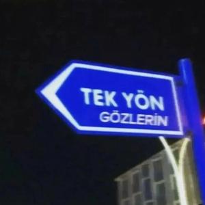 Gözlerinde Hapsoldum