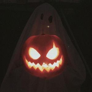 tr3ce (feat. Saliz & Vadhir JHK)