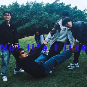 一个男孩和一个女孩的春日故事