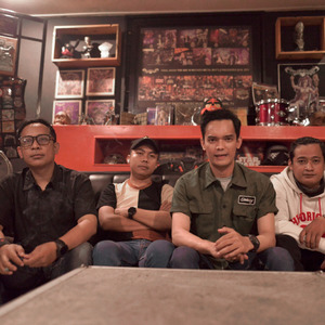 Fellys Teruntuk Mu (Acoustic)