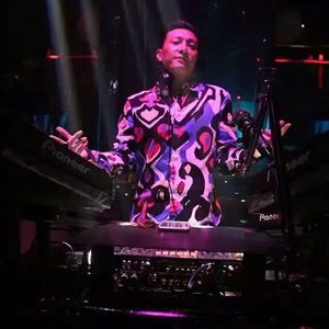 DjMobi - FunkyHouseParty01 Live@JiaHua 9 JUN 2012